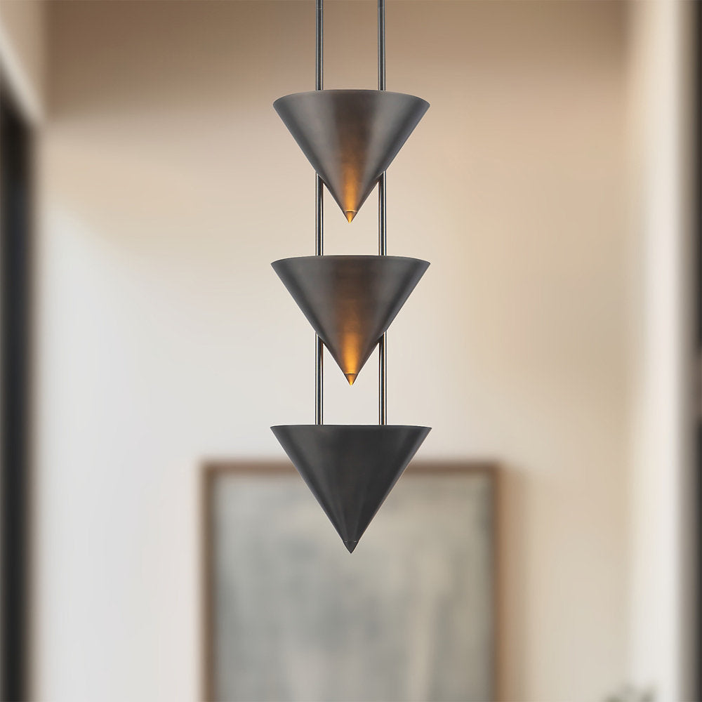 Versus Pendant