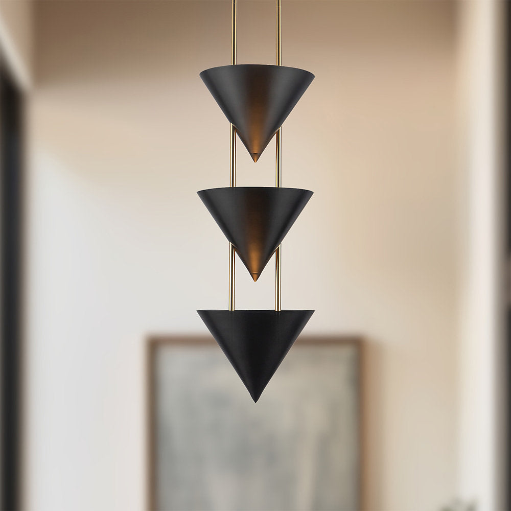 Versus Pendant