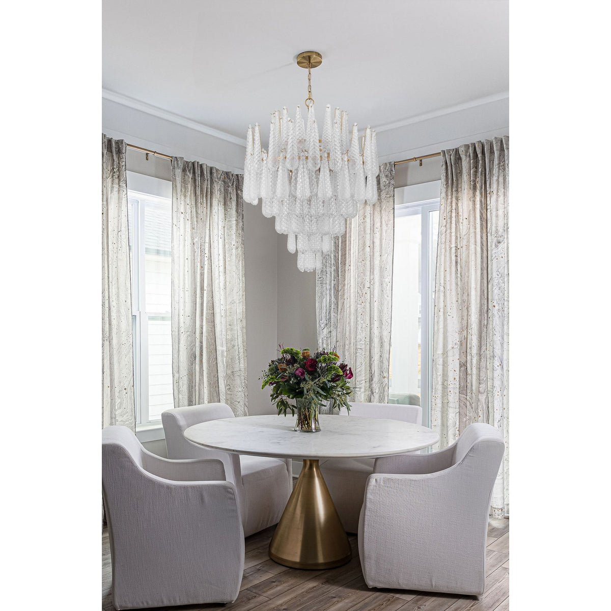 Ollie 21 Light Chandelier