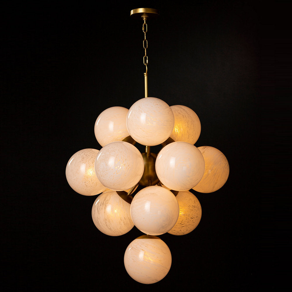 La Dame Chandelier