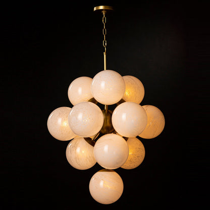 La Dame Chandelier