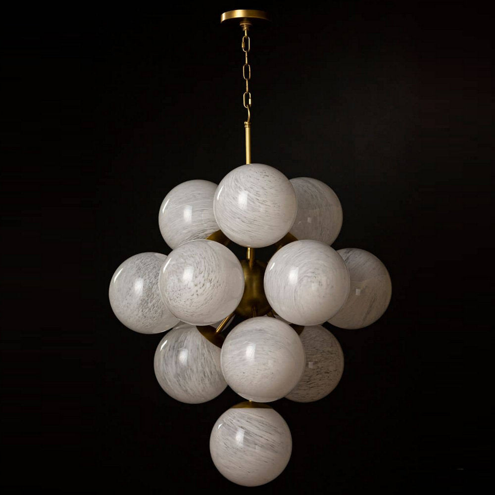 La Dame Chandelier