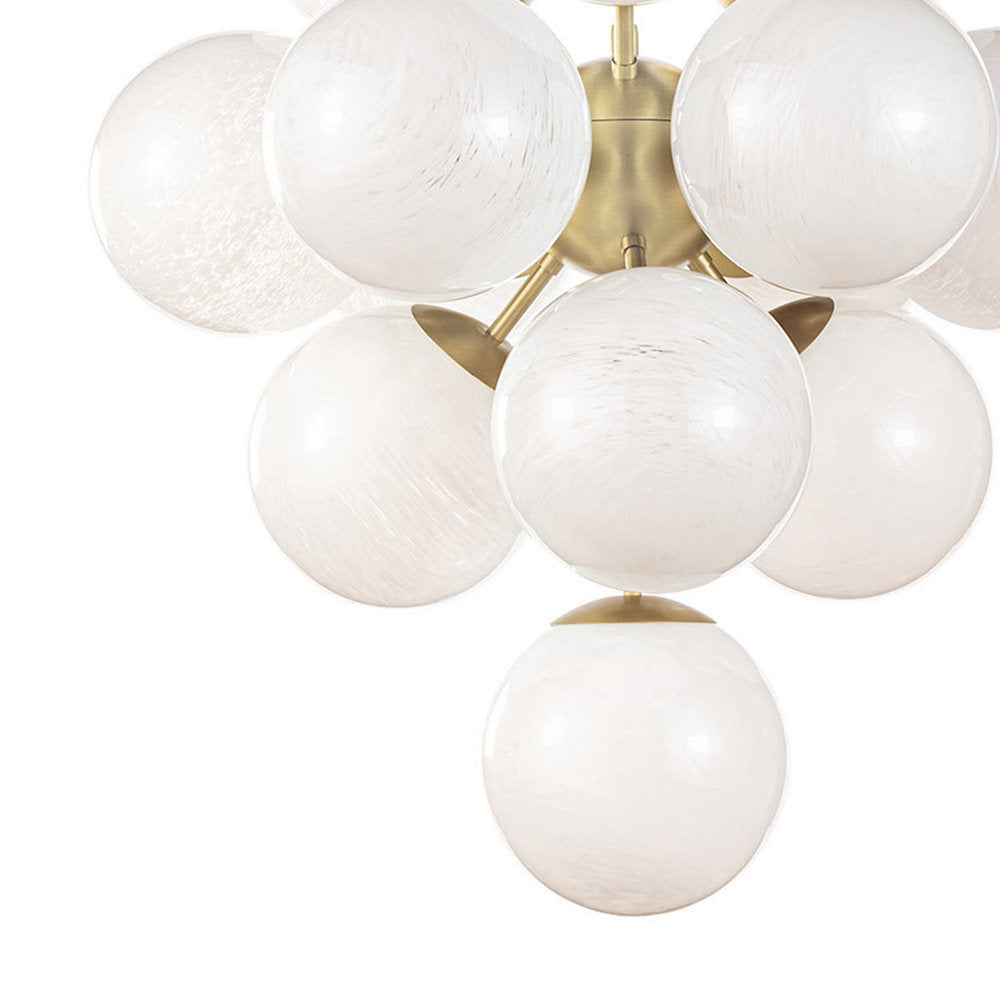 La Dame Chandelier