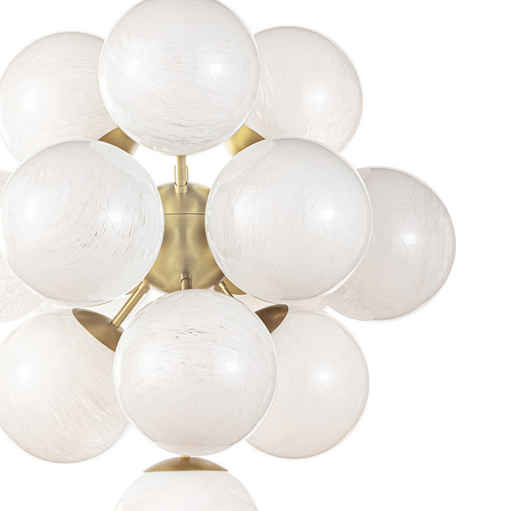 La Dame Chandelier