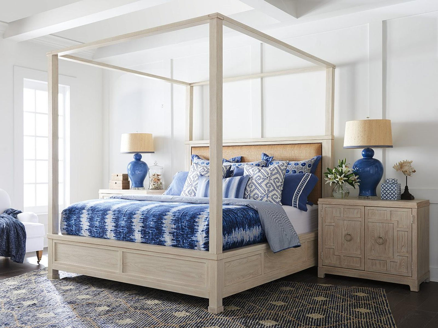 Shorecliff King Canopy Bed in Sailcloth with Raffia Headboard