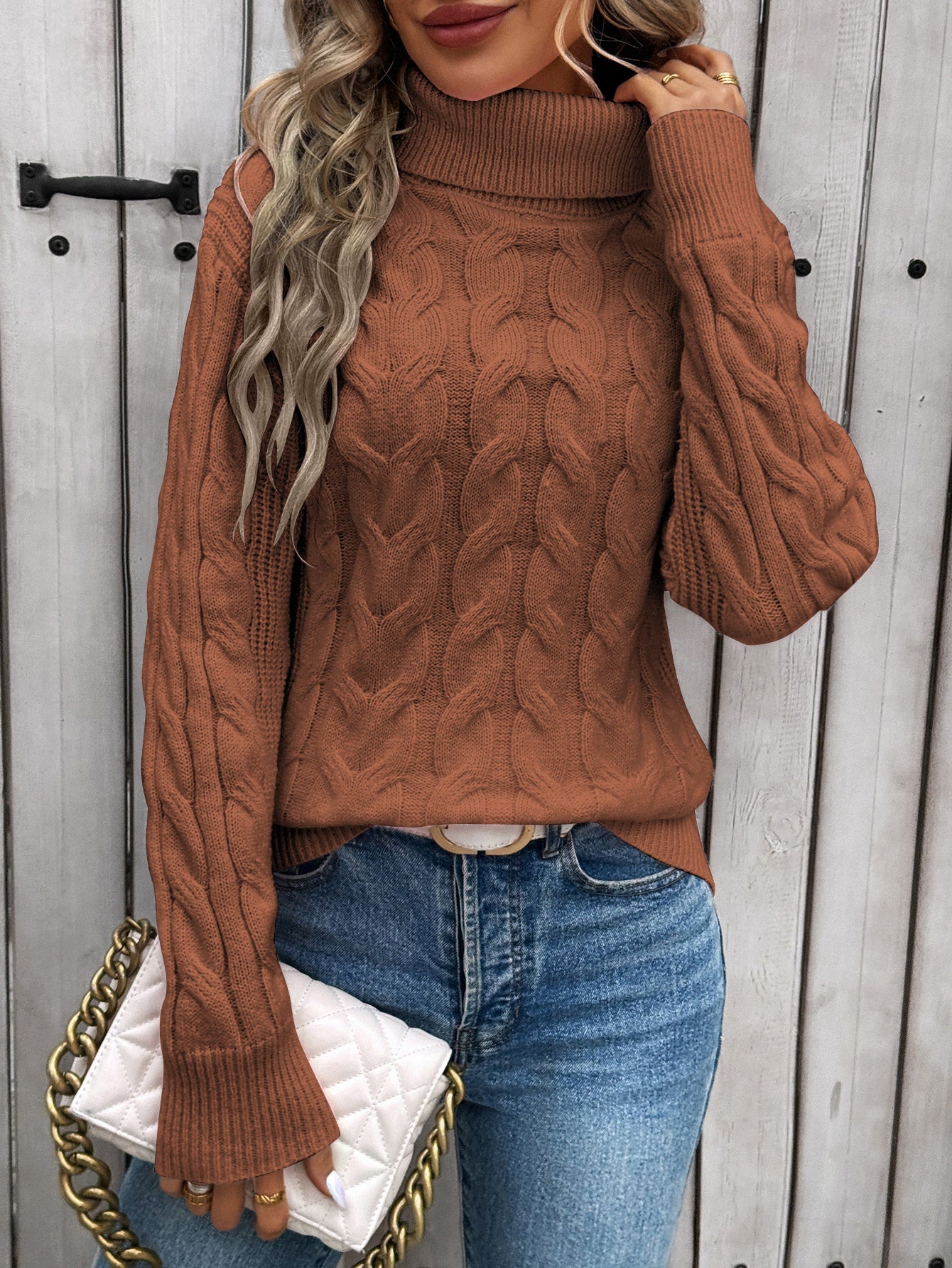 Women’s Cozy Cable-Knit Turtleneck Sweater Timeless Winter Elegance